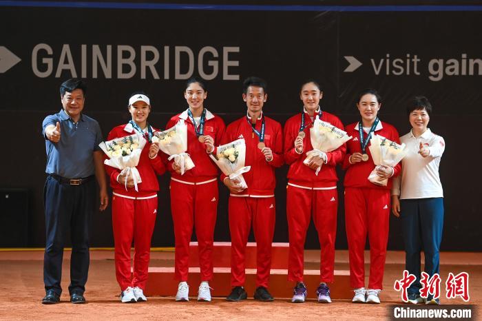 双打零封对手成就中国队五连胜出线：比利·简