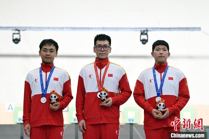 李鑫淼成都大运会射击项目摘银，遗憾错失金牌