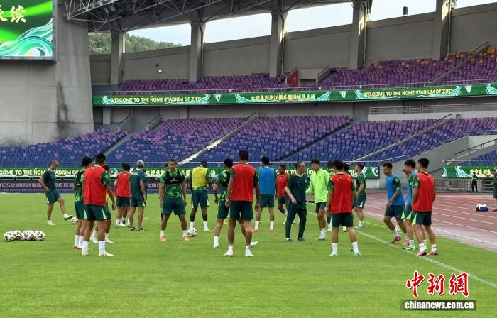 浙江绿城主场迎战北京国安，双强对决争夺联赛