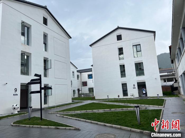 秦岭小镇足球产业振兴乡村经济