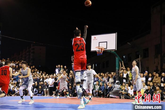 节日气息渐浓中的新体育热潮：为何CBA季前赛首