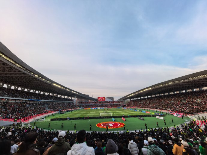 北京国安客场失利东北球迷反应两极大连球迷表