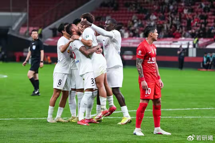 卫冕冠军主场惨败升班马，铜梁龙2-1掀翻海港